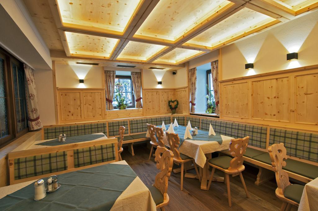 Triebenerhof Hotel ภายนอก รูปภาพ